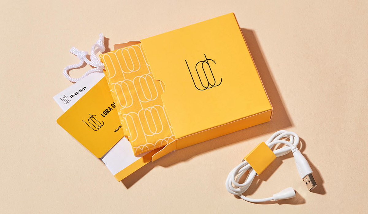 Lora di Carlo yellow box for USB charger